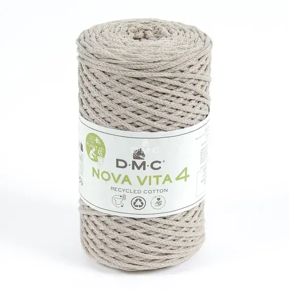 DMC Nova Vita nr.4 250g